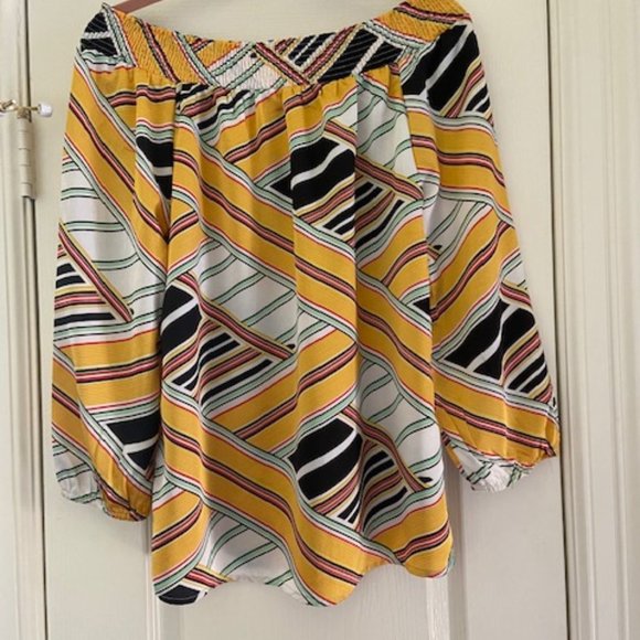 Off the shoulder blouse, Size L - Picture 1 of 1